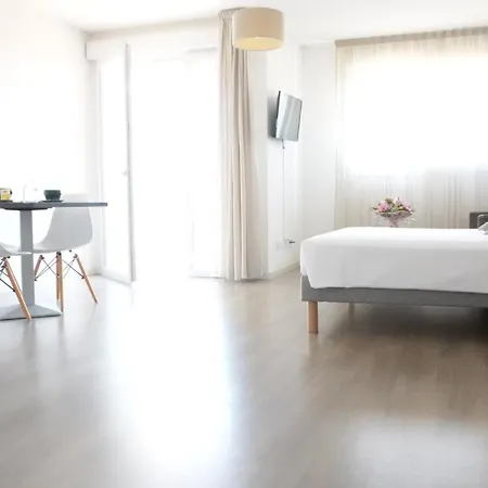 Zenao Hotel apartamentowy